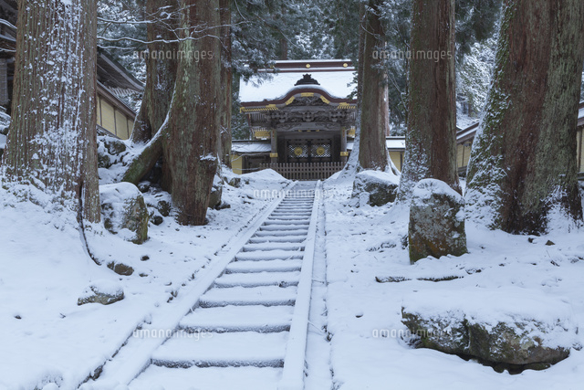 雪の永平寺の唐門
(c)NOBUAKI SUMIDA/SEBUN PHOTO