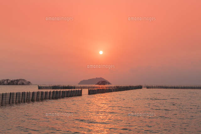 琵琶湖の夕日と竹生島
(c)NOBUAKI SUMIDA/SEBUN PHOTO