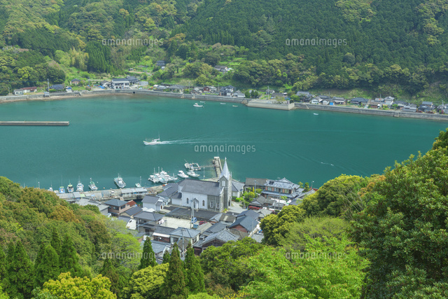 新緑の崎津天主堂と羊角湾
(c)NOBUAKI SUMIDA/SEBUN PHOTO