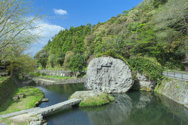 新緑の川中不動
(c)NOBUAKI SUMIDA/SEBUN PHOTO