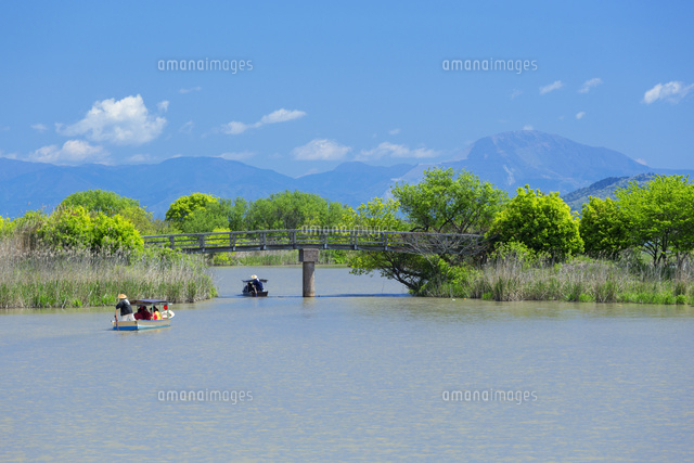 新緑の水郷船めぐりと伊吹山
(c)NOBUAKI SUMIDA/SEBUN PHOTO