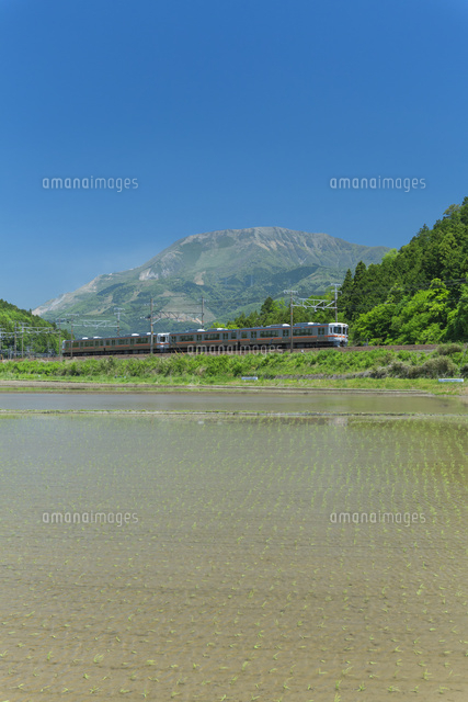 伊吹山とJR東海道本線
(c)NOBUAKI SUMIDA/SEBUN PHOTO