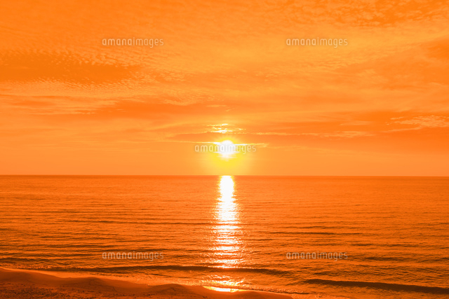 日本海の夕日
(c)NOBUAKI SUMIDA/SEBUN PHOTO