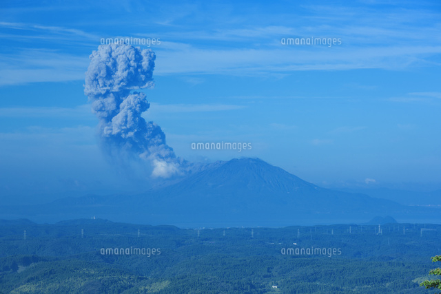 桜島の噴煙と錦江湾
(c)NOBUAKI SUMIDA/SEBUN PHOTO