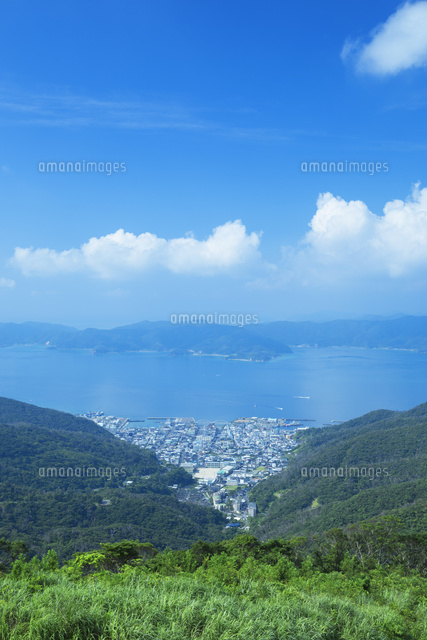 古仁屋の街並と大島海峡
(c)NOBUAKI SUMIDA/SEBUN PHOTO