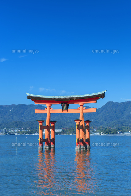 秋の宮島の大鳥居
(c)NOBUAKI SUMIDA/SEBUN PHOTO