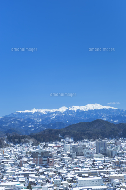 雪の高山市街と乗鞍岳
(c)NOBUAKI SUMIDA/SEBUN PHOTO