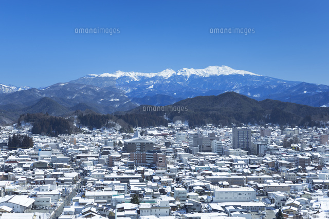 雪の高山市街と乗鞍岳
(c)NOBUAKI SUMIDA/SEBUN PHOTO