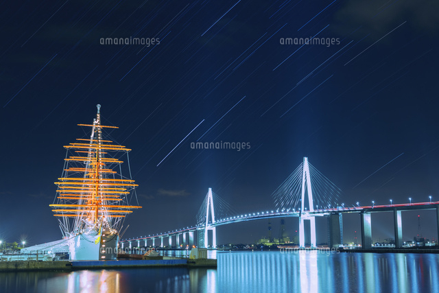 新湊大橋と海王丸と星
(c)NOBUAKI SUMIDA/SEBUN PHOTO