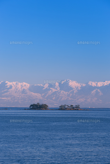 立山連峰と虻ヶ島の夕景
(c)NOBUAKI SUMIDA/SEBUN PHOTO