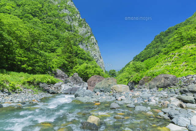 新緑のヒスイ峡
(c)NOBUAKI SUMIDA/SEBUN PHOTO