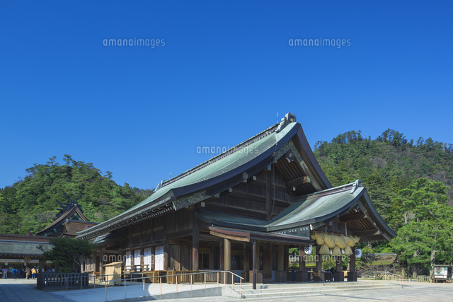 出雲大社の拝殿と本殿
(c)NOBUAKI SUMIDA/SEBUN PHOTO