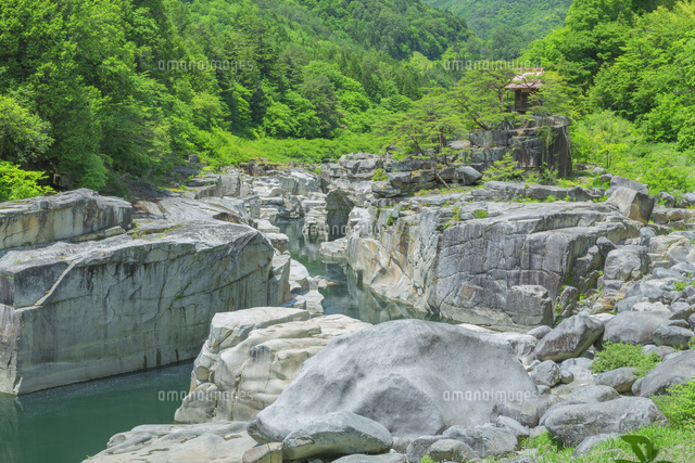 新緑の寝覚の床
(c)NOBUAKI SUMIDA/SEBUN PHOTO