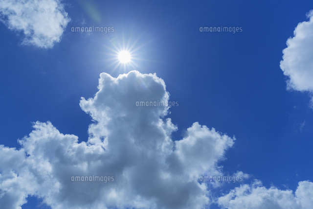 積乱雲と青空と太陽
(c)NOBUAKI SUMIDA/SEBUN PHOTO