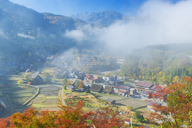 秋の白川郷と朝霧
(c)NOBUAKI SUMIDA/SEBUN PHOTO