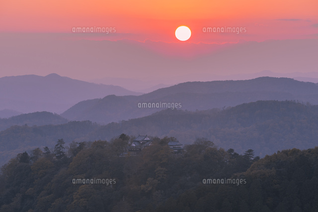 備中松山城の夕日
(c)NOBUAKI SUMIDA/SEBUN PHOTO