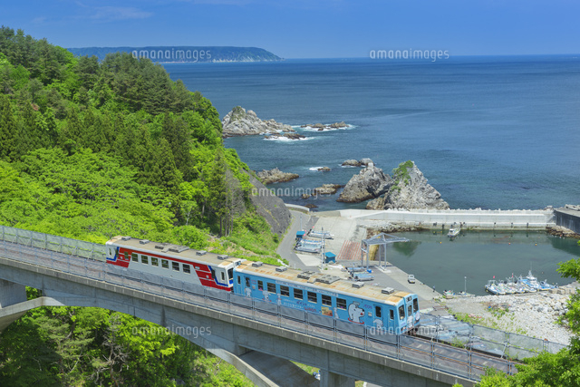 新緑の三陸鉄道
(c)NOBUAKI SUMIDA/SEBUN PHOTO