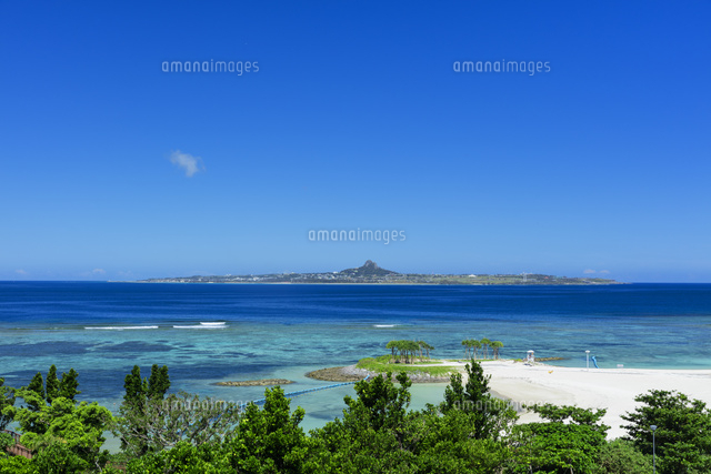 エメラルドビーチと伊江島
(c)NOBUAKI SUMIDA/SEBUN PHOTO