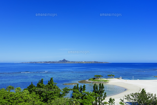 エメラルドビーチと伊江島
(c)NOBUAKI SUMIDA/SEBUN PHOTO