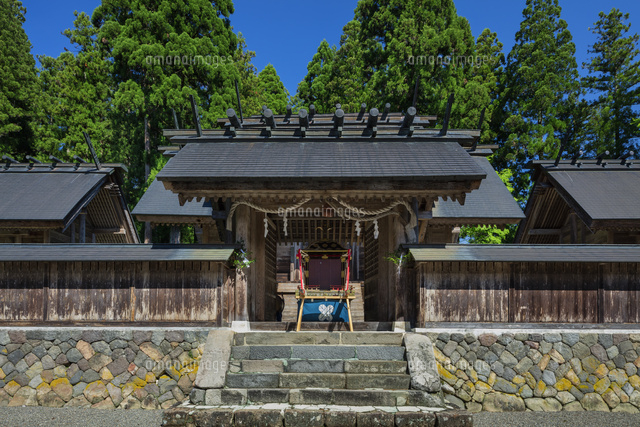新緑の長瀧白山神社の本殿
(c)NOBUAKI SUMIDA/SEBUN PHOTO