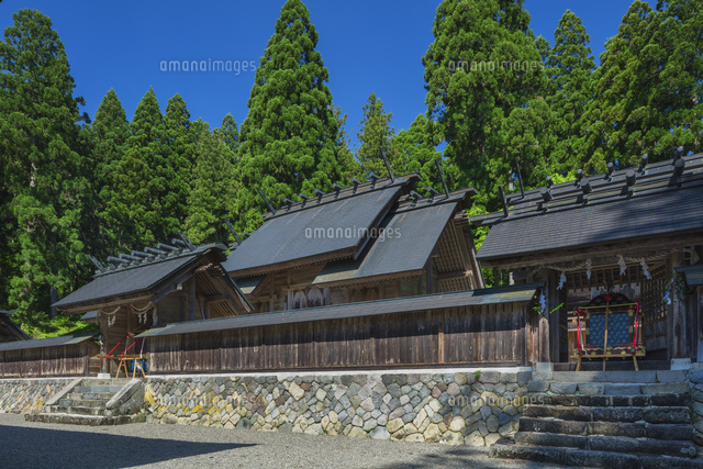 新緑の長瀧白山神社の本殿
(c)NOBUAKI SUMIDA/SEBUN PHOTO