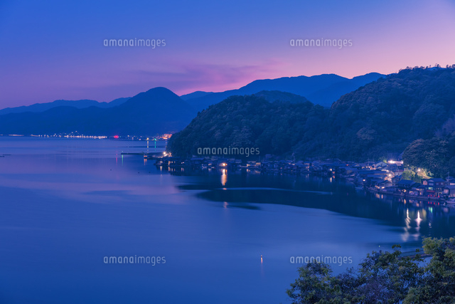 伊根の舟屋の夕景
(c)NOBUAKI SUMIDA/SEBUN PHOTO