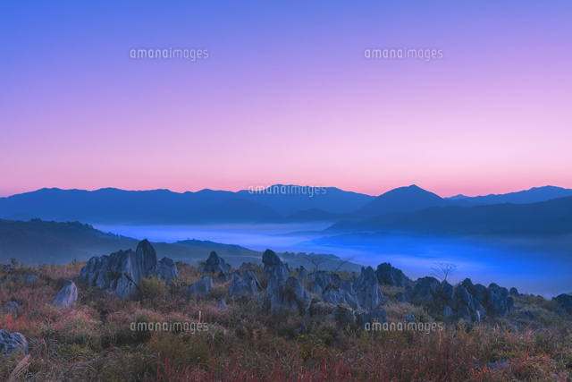 秋吉台の雲海
(c)NOBUAKI SUMIDA/SEBUN PHOTO