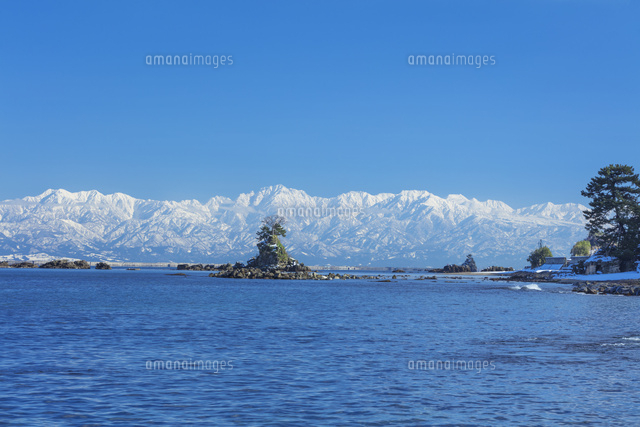 冬の雨晴海岸と立山連峰
(c)NOBUAKI SUMIDA/SEBUN PHOTO