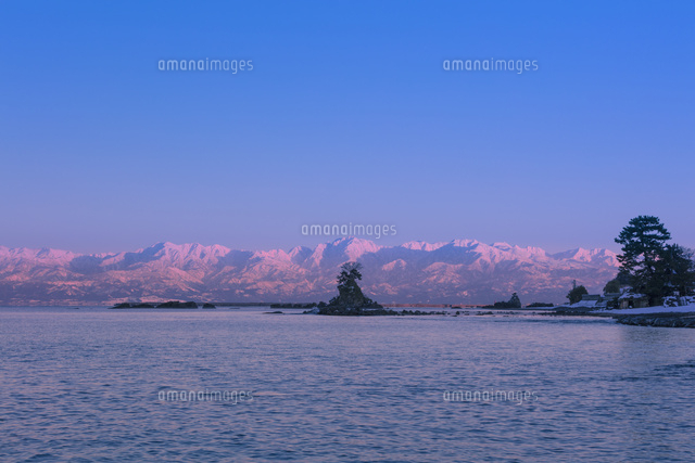 雨晴海岸の夕景
(c)NOBUAKI SUMIDA/SEBUN PHOTO