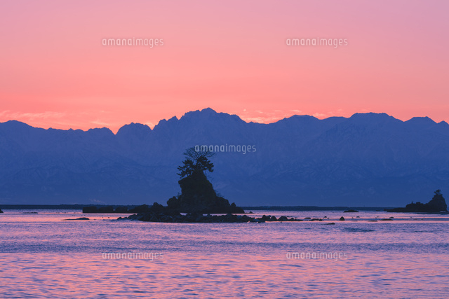 雨晴海岸の朝
(c)NOBUAKI SUMIDA/SEBUN PHOTO