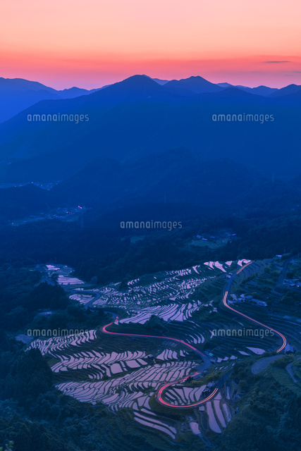 丸山千枚田の夕景
(c)NOBUAKI SUMIDA/SEBUN PHOTO