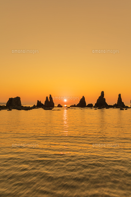 橋杭岩の朝日
(c)NOBUAKI SUMIDA/SEBUN PHOTO