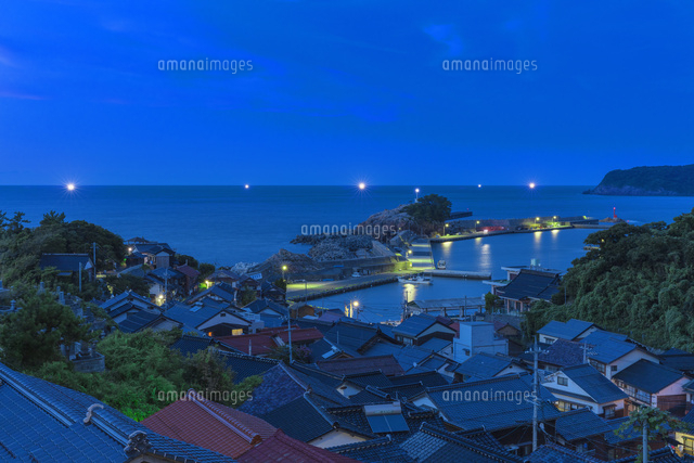 田後漁港(たじり漁港)と漁火
(c)NOBUAKI SUMIDA/SEBUN PHOTO