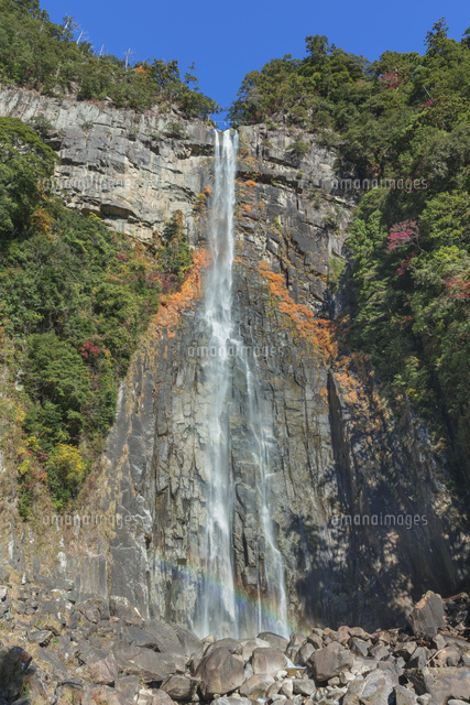紅葉の那智滝
(c)NOBUAKI SUMIDA/SEBUN PHOTO