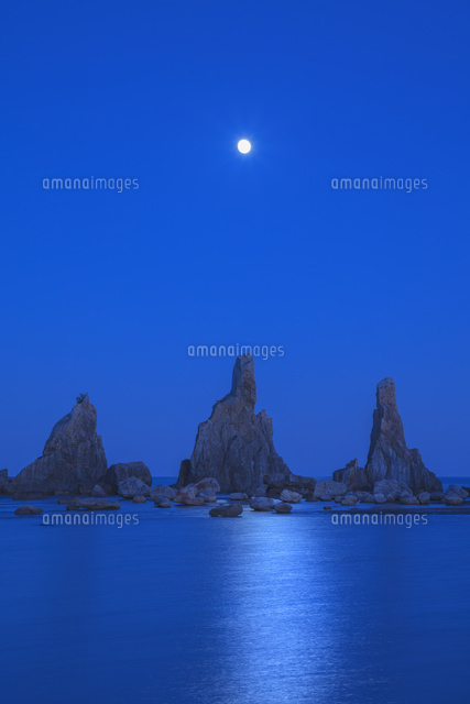 満月の橋杭岩
(c)NOBUAKI SUMIDA/SEBUN PHOTO