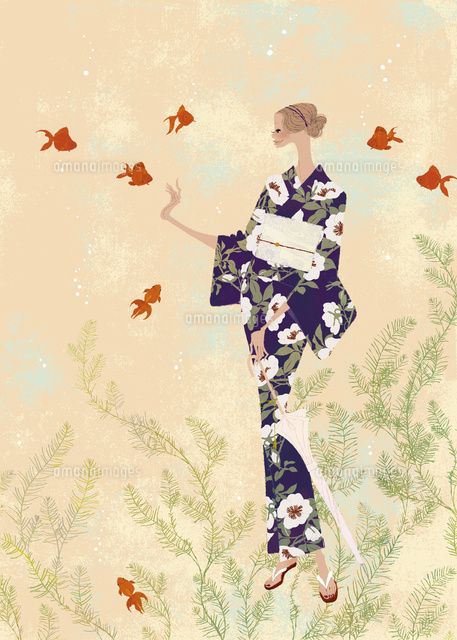 浴衣姿で金魚と戯れる女性
(c)Yuko Yoshioka