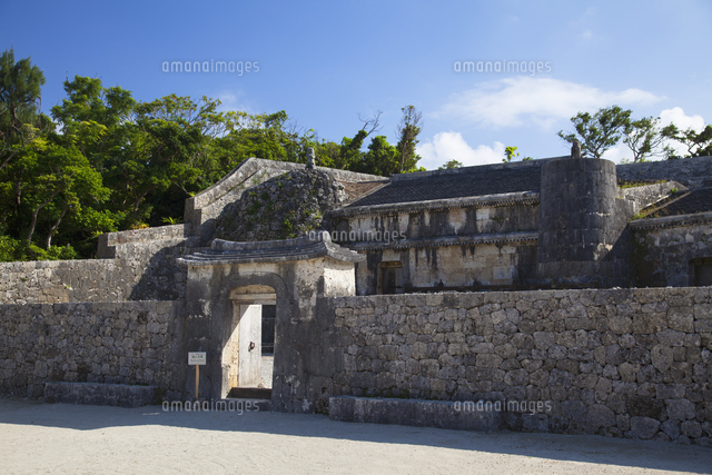 Tamaudun Mausoleum (UNESCO World Heritage Site), Naha, Okinawa, Japan
(c)Ian Trower/awl images