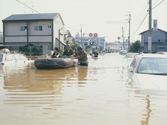 水害で水浸しの町 の写真素材 イラスト素材 アマナイメージズ