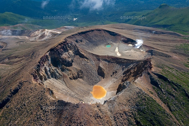 雌阿寒岳青沼赤沼
(c)YOICHI TSUKIOKA/SEBUN PHOTO