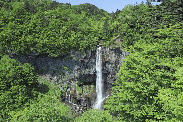 華厳の滝 の写真素材 イラスト素材 アマナイメージズ