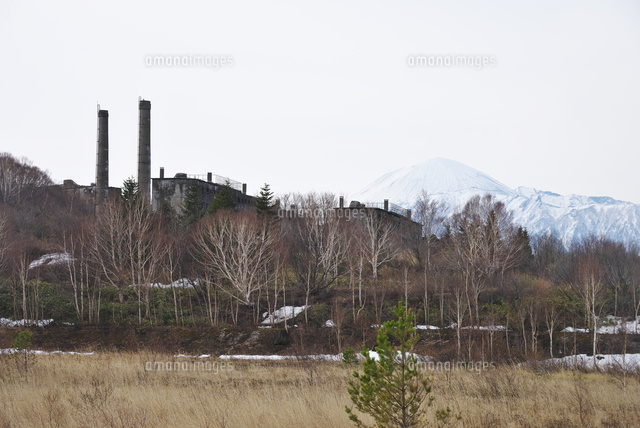 旧松尾鉱山と岩手山 の写真素材 イラスト素材 アマナイメージズ