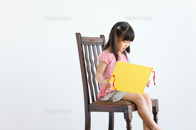 50 女の子 椅子 座る イラスト 動物ゾーン