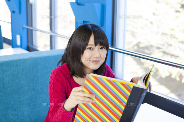 本を読む女の子
(c)GYRO PHOTOGRAPHY/a.collectionRF