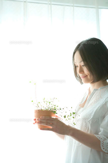 オアシス ハード 変換する イラスト 植木鉢 女性 Chichibuno Soba Com