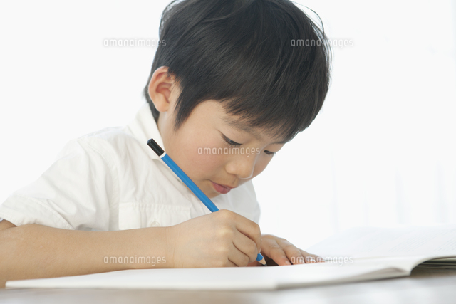 勉強する子供
(c)absodels RF