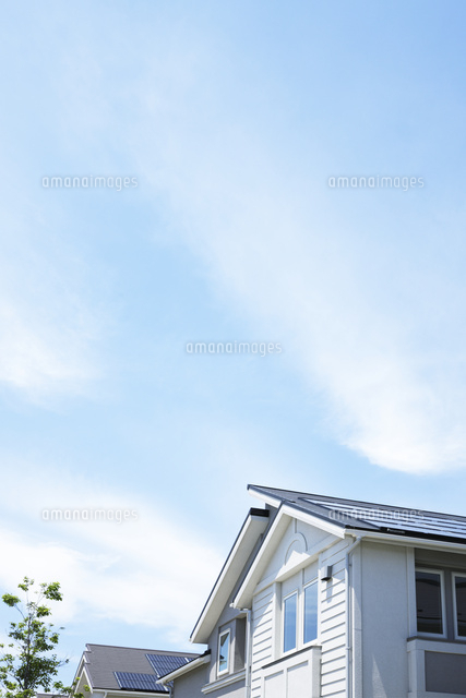 ソーラーハウスと青空
(c)TORU TAKEUCHI/a.collectionRF