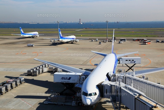 駐機中の旅客機
(c)Michiaki Omori/a.collectionRF