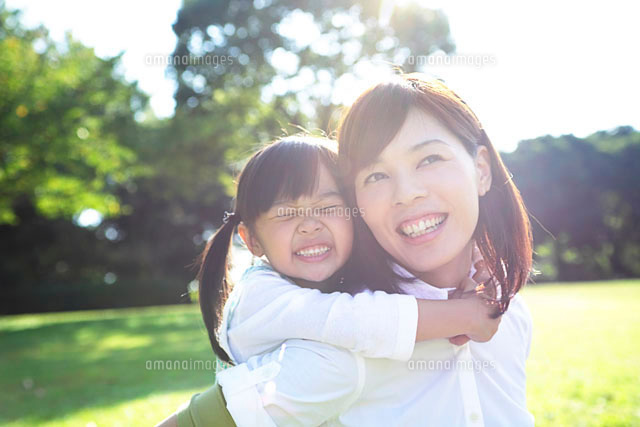 笑顔の母と子
(c)UFO RF/a.collectionRF