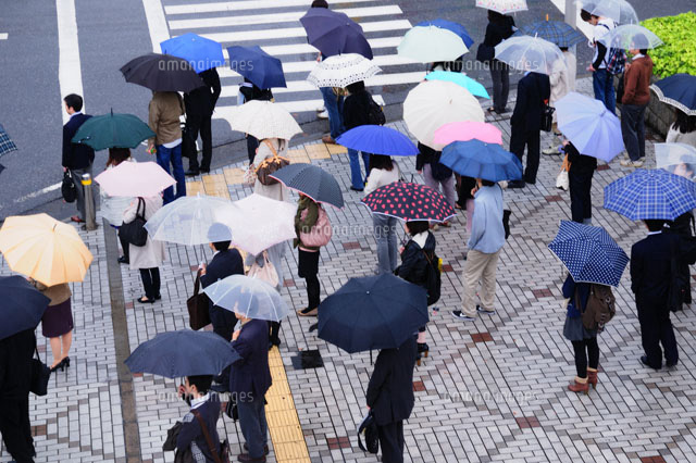 雨降りと通勤客
(c)TOSHIAKI ONO/a.collectionRF