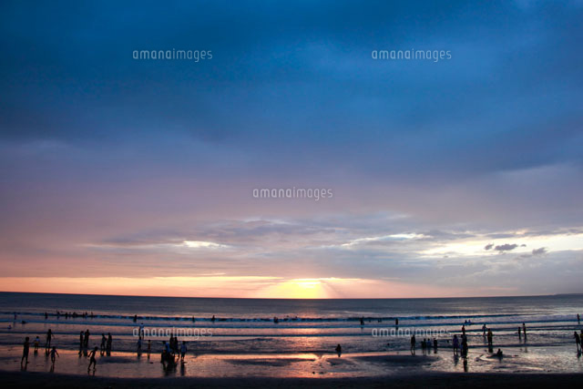 クタビーチの夕暮れ
(c)suzme/a.collectionRF
